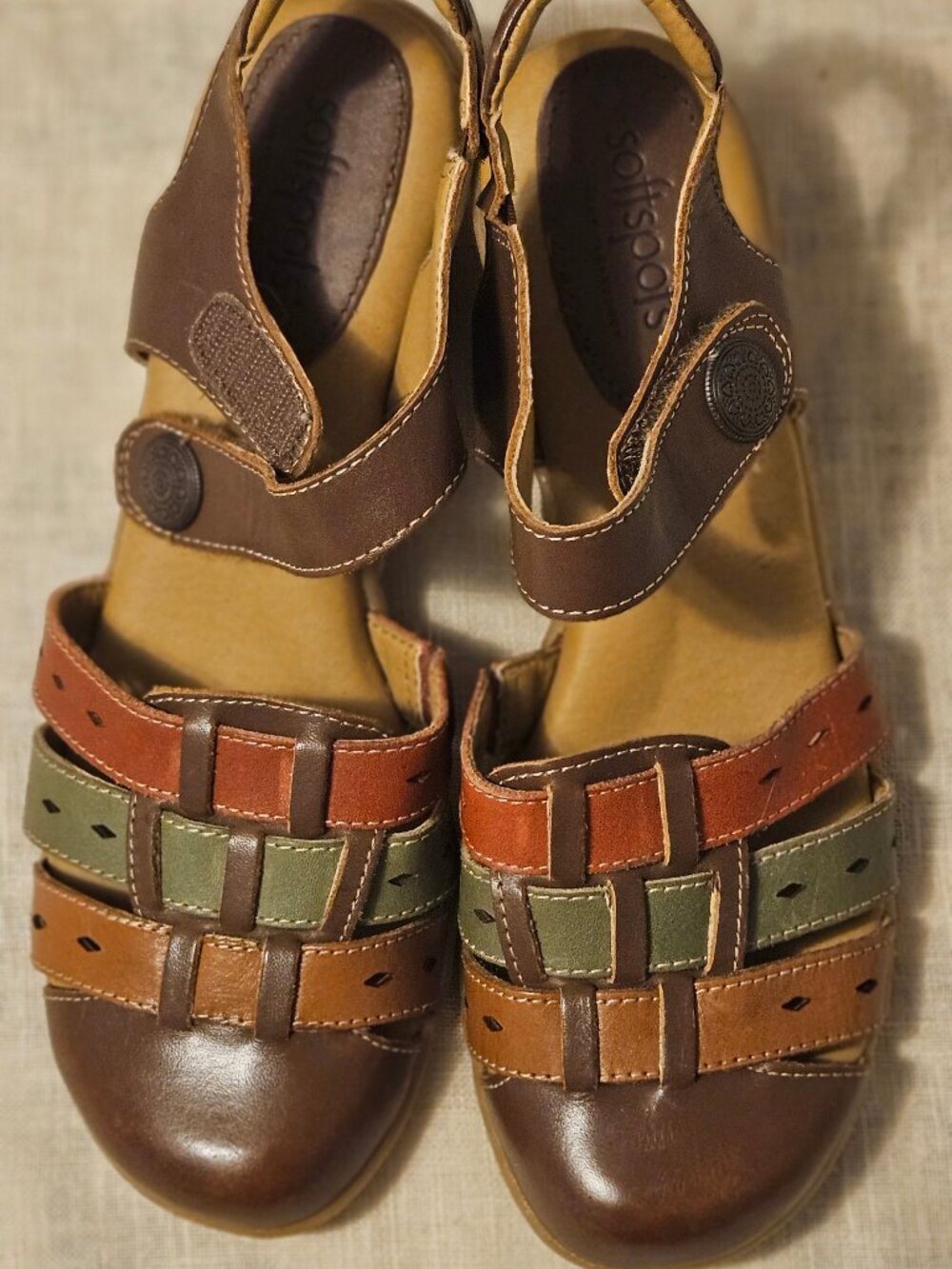 SoftSpots Strappy Leather Women's Ankle Strap Shoes Size 8